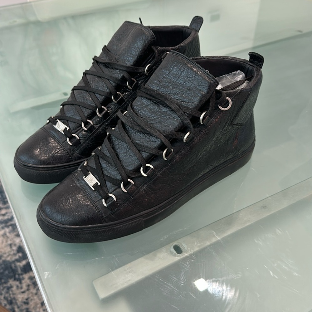 Balenciaga Arenas Black size 44